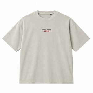Camiseta oversize Coconut Milk con bordado Shinra Tensei 神羅天征 en el pecho
